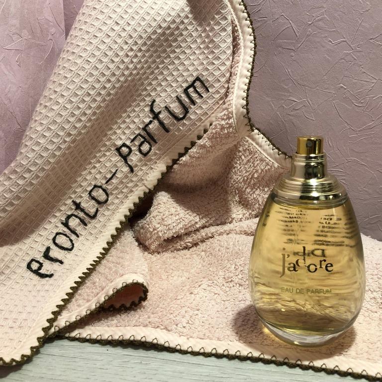 Абсолютная женственность. Величественный таинственный аромат. Насыщенный, цветочно-фруктовый букет.