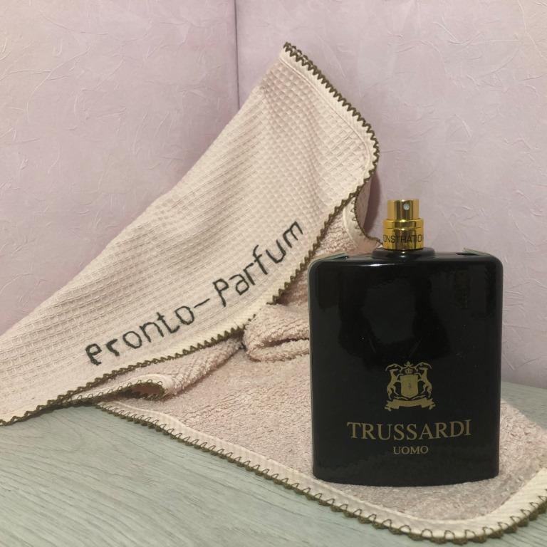  Ароматические, мужские ноты лаванды, базилика и ели находятся в верхней части, и они ведут к сердцу аромата, который более пряный, что цветочные: нота розы сопровождается лавровым листом, корицей и гвоздикой.