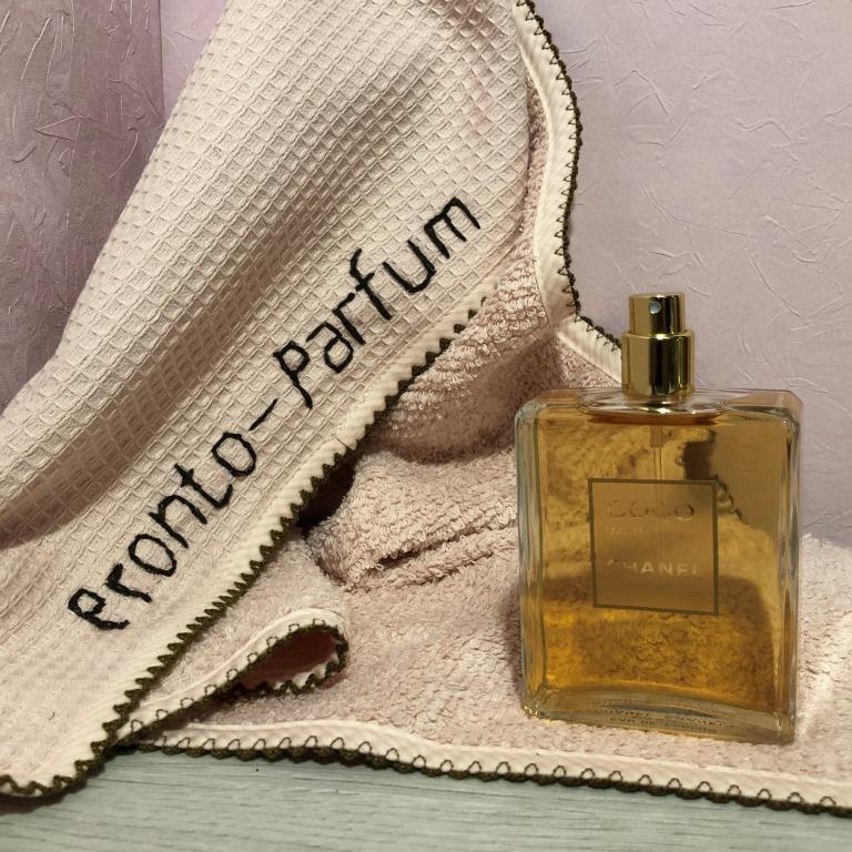 Искристая прохлада апельсинового начала пробуждает все органы чувств. Светлое, обольстительное сердце наполнено прозрачным жасмином и майской розой.