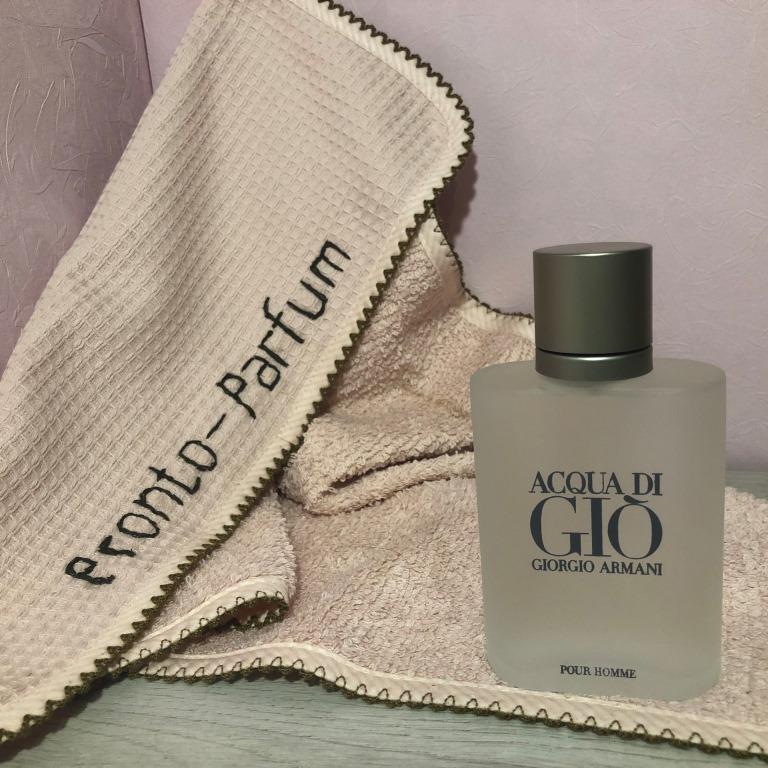 Верхние Ноты - Ноты жасмина, розмарина и Хеспирады. Средние Ноты - Плоды хурмы, морские ноты. Базовая нота - Кедр, Пачули, Белый Мускус, Рока Роза.