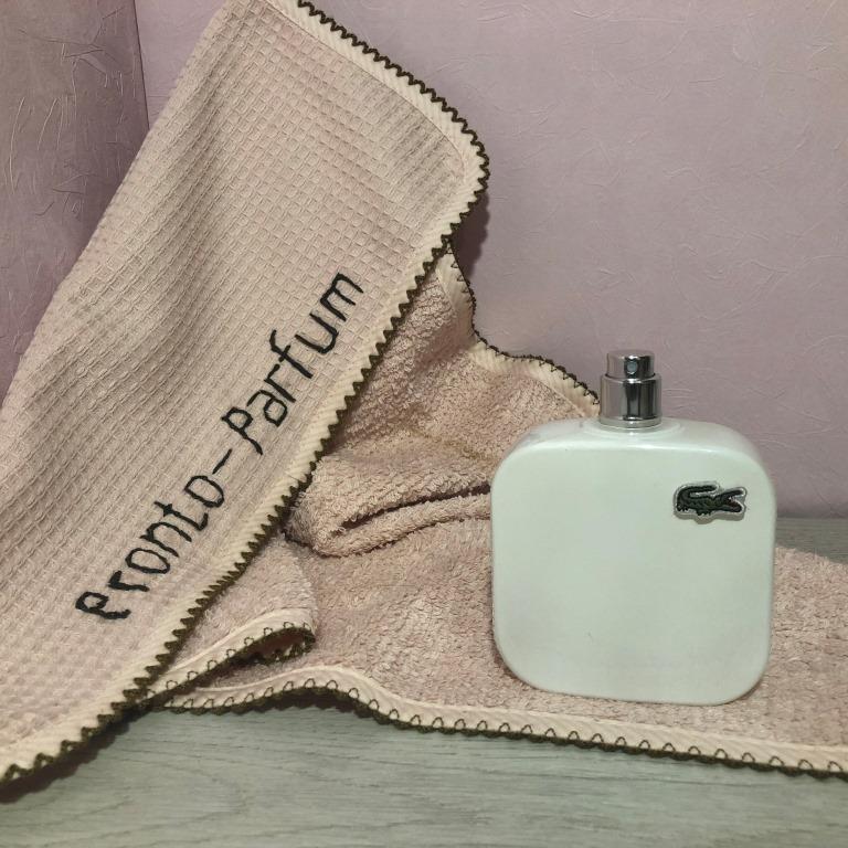  Освежающие верхние ноты аромата раскрываются в гармоничных аккордах спелого грейпфрута, розмарина и зеленого кардамона. 