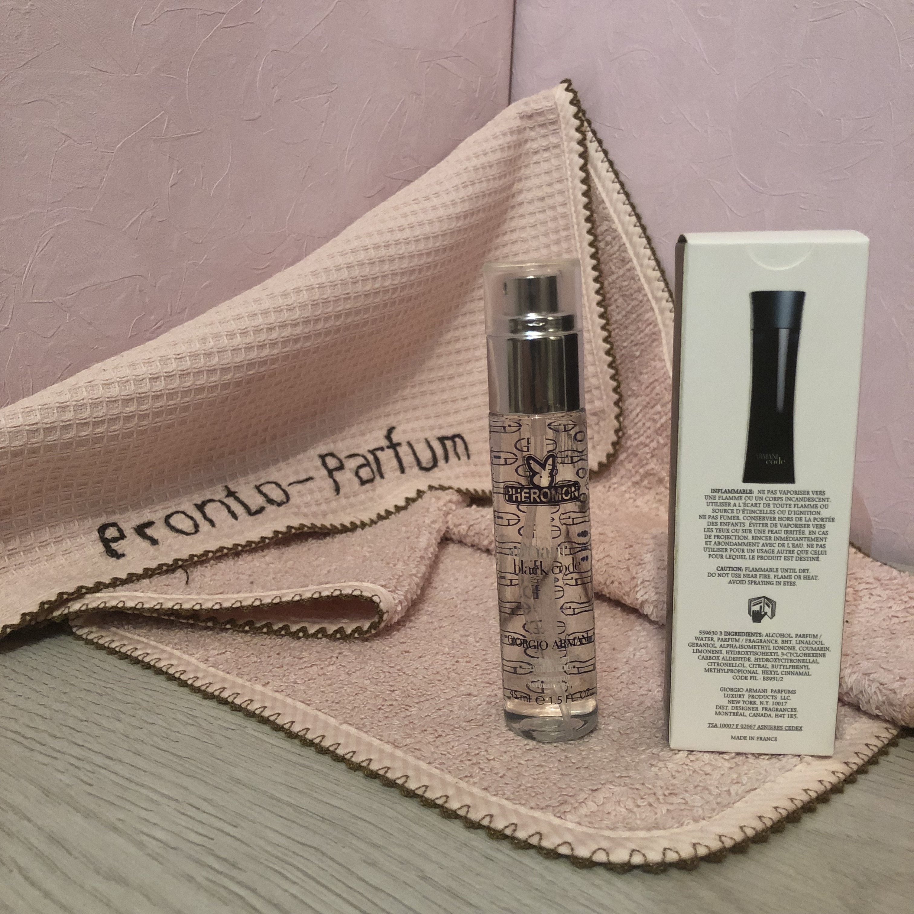 Начальные ноты: горький апельсин, итальянский апельсин, жасмин. Ноты сердца: имбирь, жасмин, апельсиновый цвет. Базовые ноты: сандал, ваниль, мёд. 