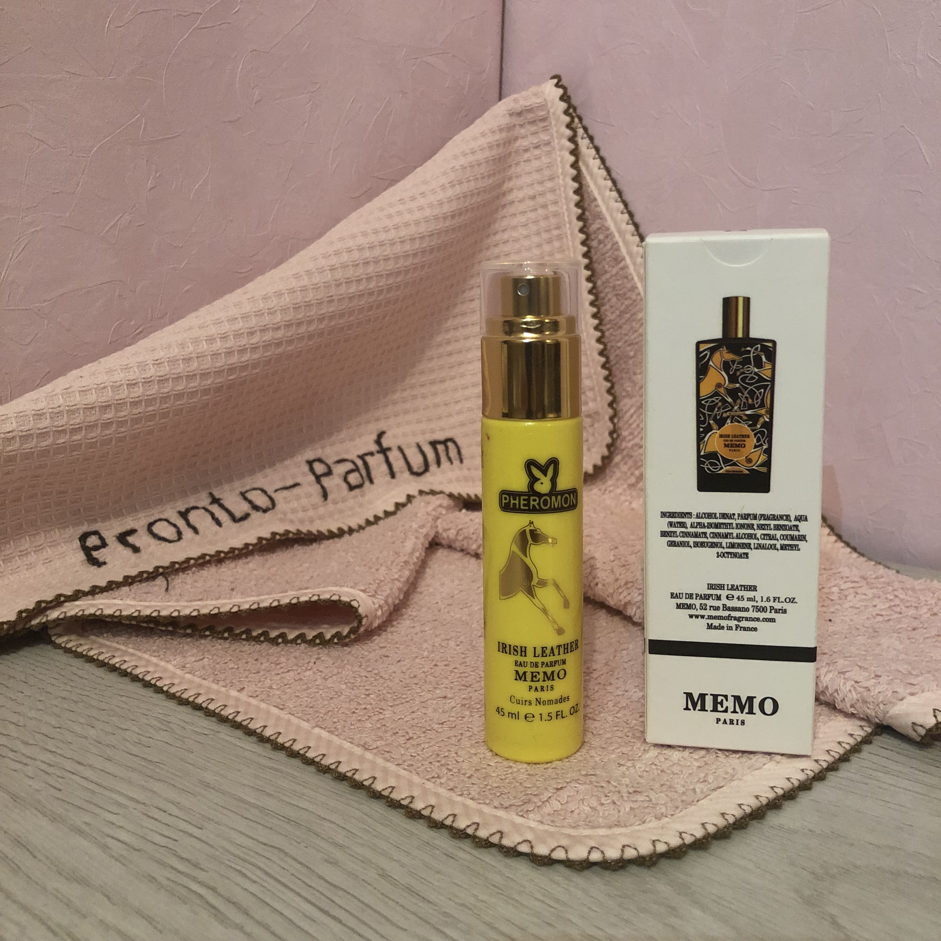 Основные ноты: бобы тонка, амбра, ягоды можжевельника, мате, кожаные аккорды. Исполнение аромата: парфюмерная вода.