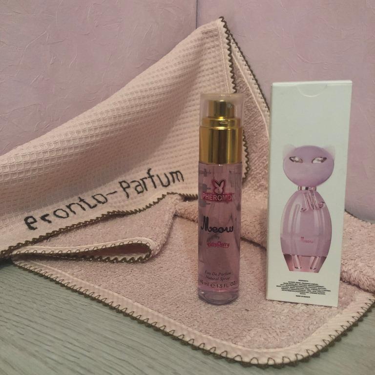 Начальные ноты: гардения, жасмин, груша, танжерин. Ноты сердца: ландыш, жимолость, апельсиновый цвет. Базовые ноты: сандал, мускус, ваниль, амбра. 