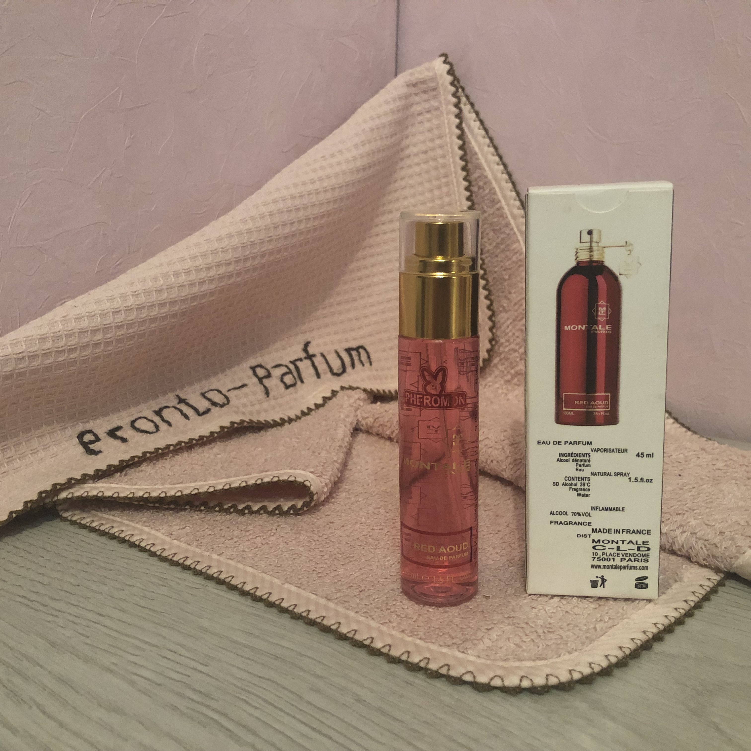 Начальные ноты: перец, дерево уд. Ноты сердца: тмин, роза, шафран. Базовые ноты: сандал, ветивер, корень ириса.