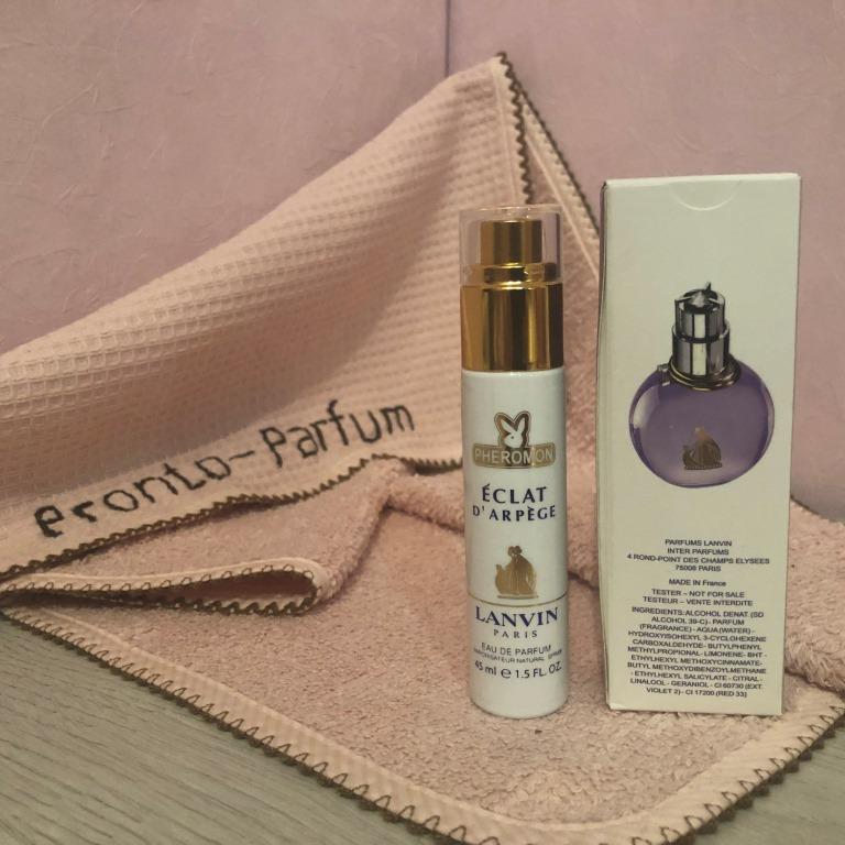 Основные ноты: персиковый цвет, пион, зелёная сирень, чайный лист, мускус, амбра, петитгрейн, китайский османтус, вистерия, белый кедр.