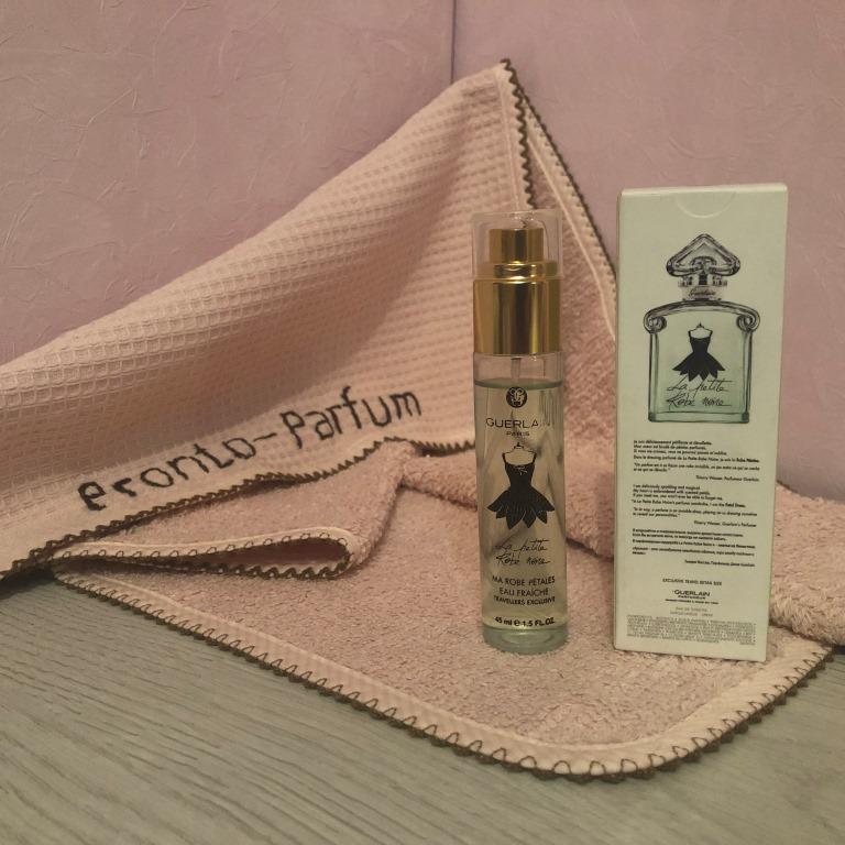 ачальные ноты: мандарин, бергамот, апельсиновый цвет, лимон. Ноты сердца: клубника, цветок миндаля, белая фрезия, болгарская роза, турецкая роза, вишня, жасмин самбак, малина, персик. Базовые ноты: миндаль, фисташки, пачули, бобы тонка, ваниль, белый мускус. 