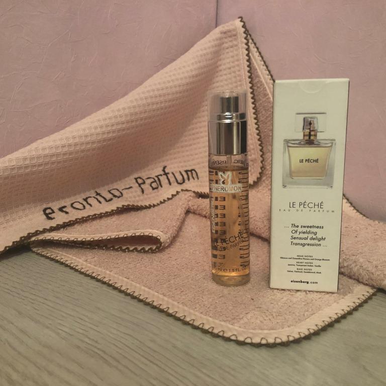 Начальные ноты: гибискус, апельсиновый цвет, османтус. Ноты сердца: ваниль, амбра, жасмин. Базовые ноты: мускус, ветивер, пачули, сандал.