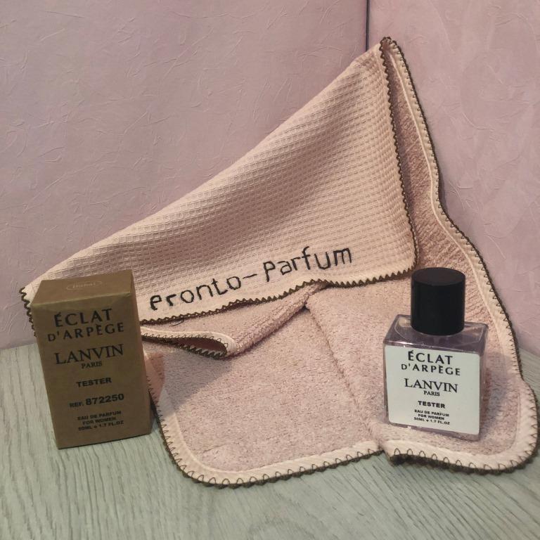  Начальная нота: лимон, сирень Нота "сердца": глициния, зеленый чай, персик, пион, османтус, Конечная нота: кедр, мускус, амбра.