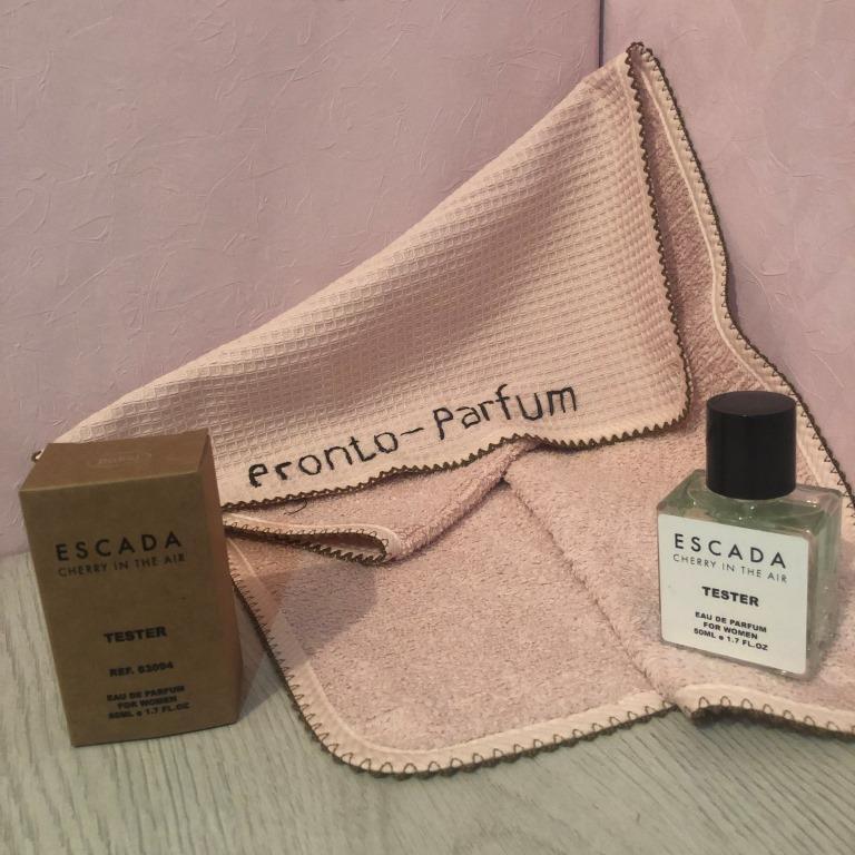 Начальные ноты: мандарин, малина, вишня. Ноты сердца: гардения, маршмеллоу, ваниль, орхидея. Базовые ноты: дуб, сандал, белая замша, мускус.