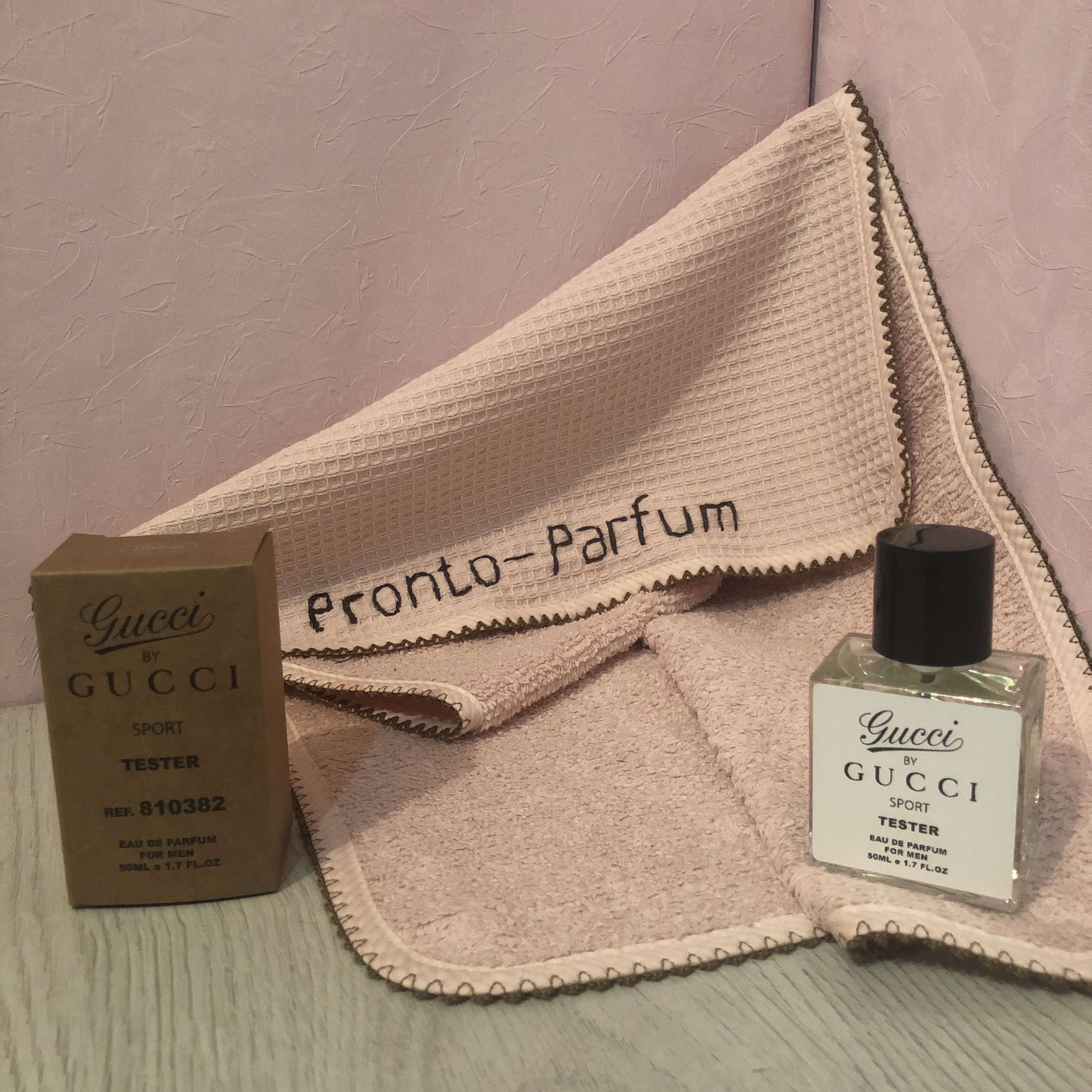 Начальные ноты: кипарис, мандарин, грейпфрут. Ноты сердца: инжир, ягоды можжевельника, кардамон. Базовые ноты: амбретта, пачули, ветивер. 